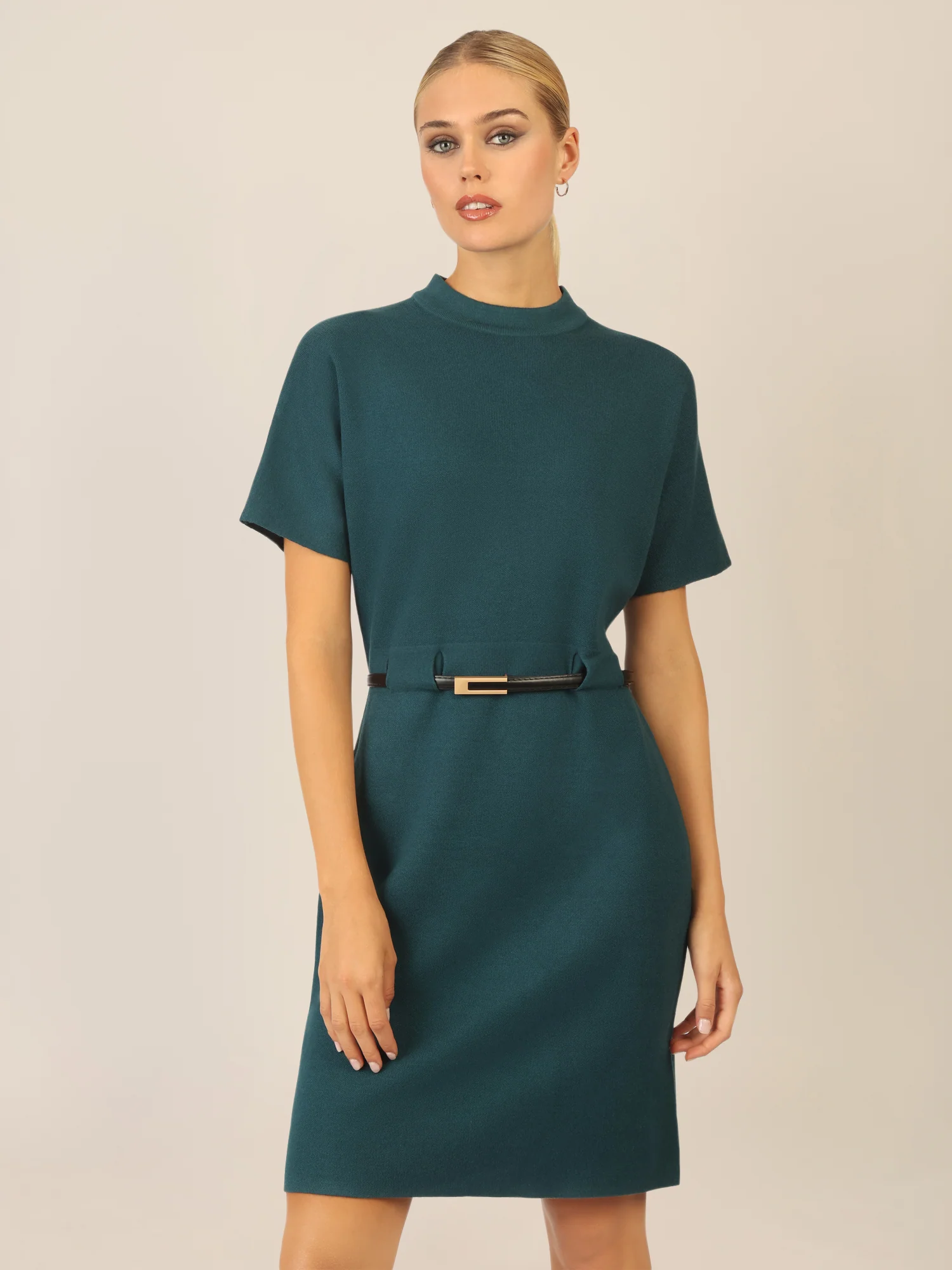 APART Strickkleid mit Gürtel und Stehkragen | dunkelgrün - Image 4