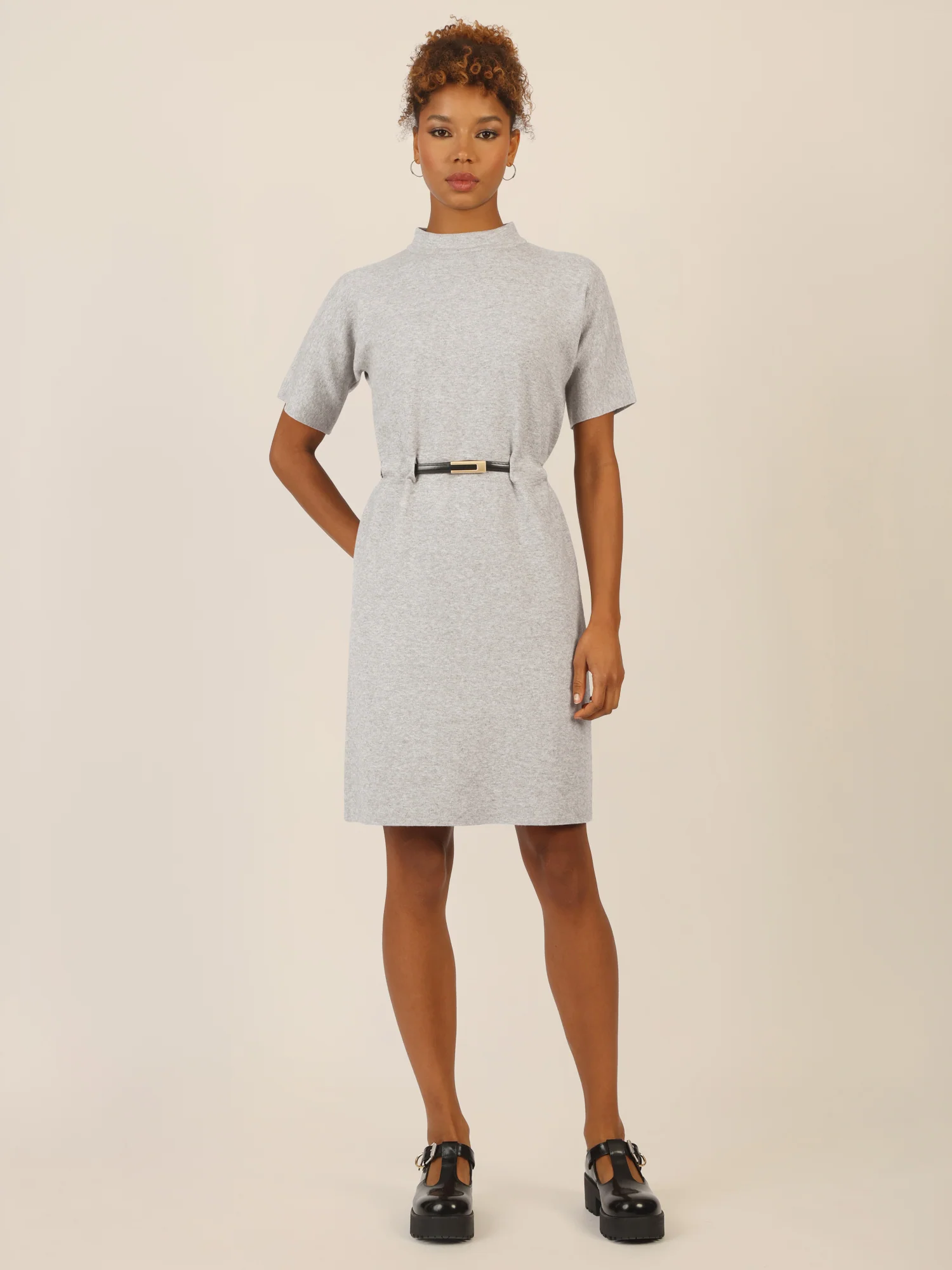 APART Strickkleid mit Gürtel und Stehkragen | graumeliert