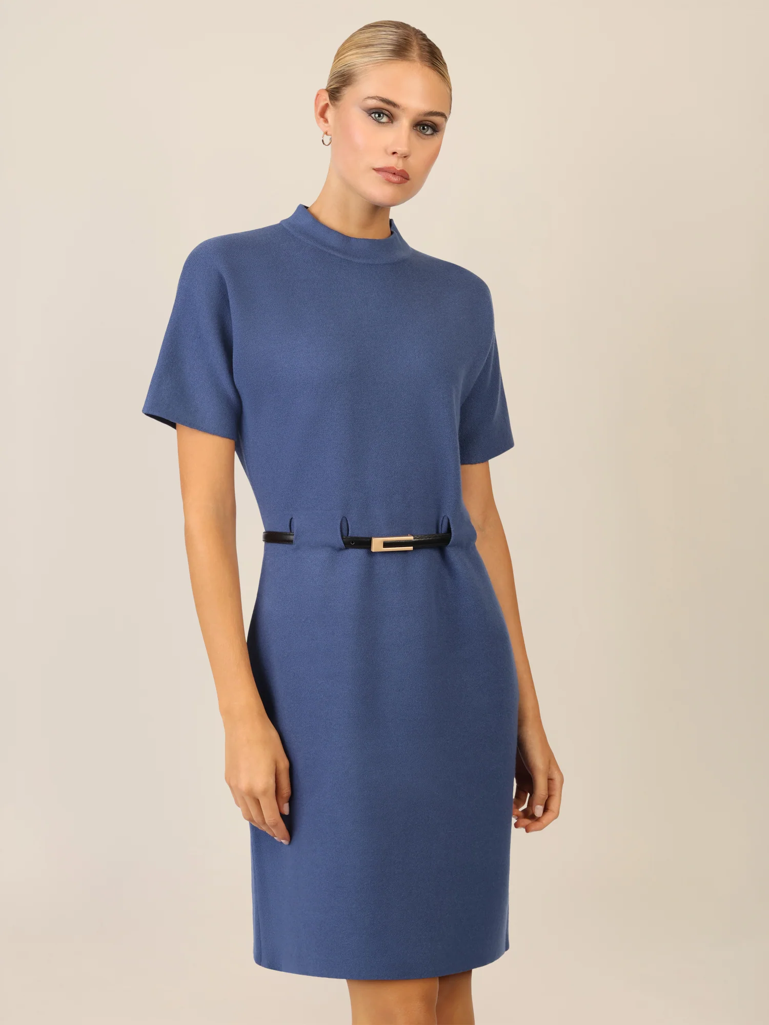 APART Strickkleid mit Gürtel und Stehkragen | mittelblau - Image 4
