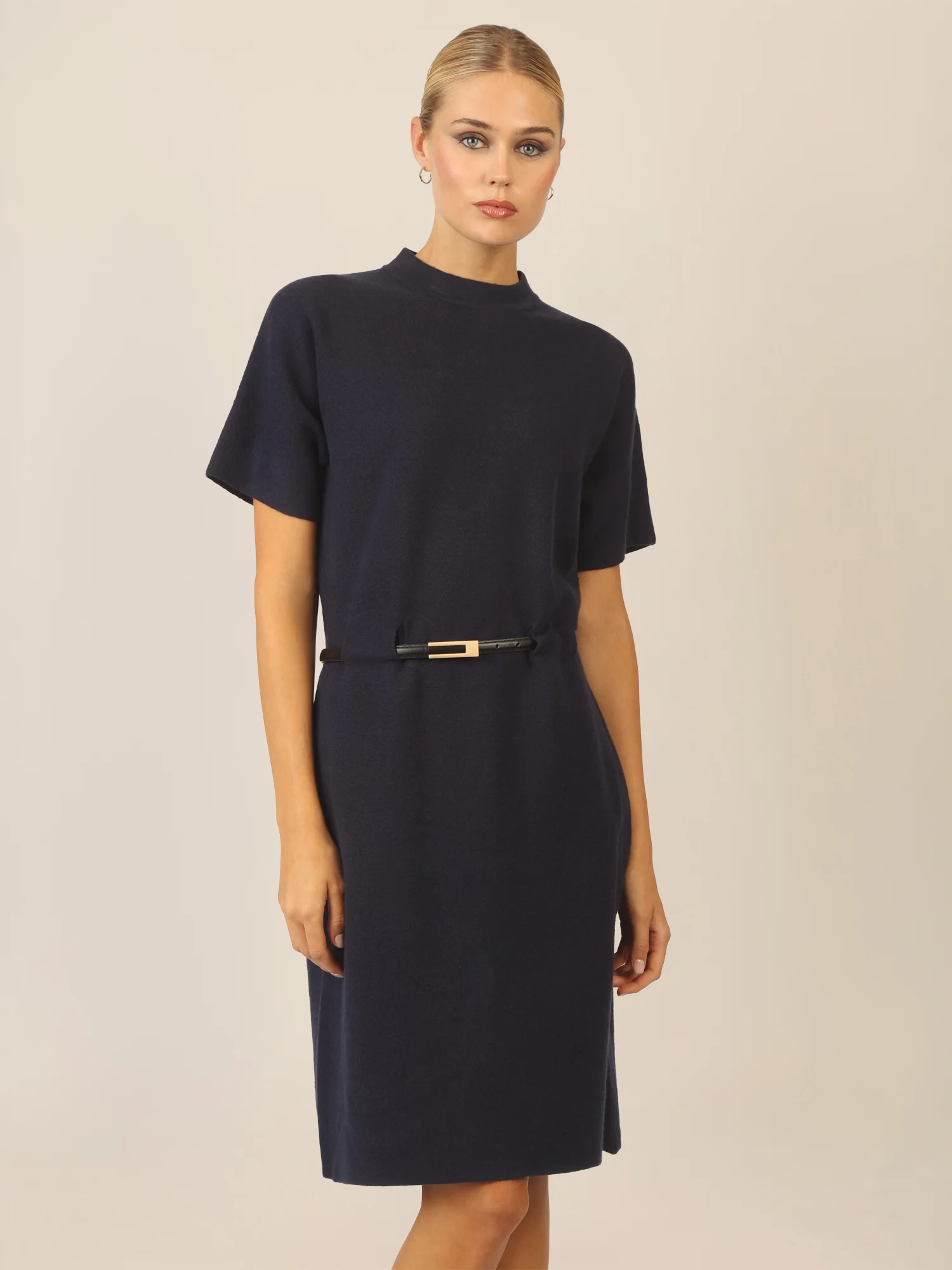 APART Strickkleid mit Gürtel und Stehkragen | nachtblau - Image 4