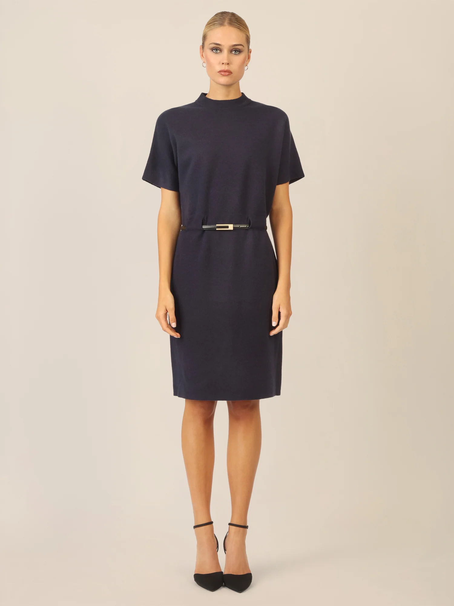 APART Strickkleid mit Gürtel und Stehkragen | nachtblau - Image 6