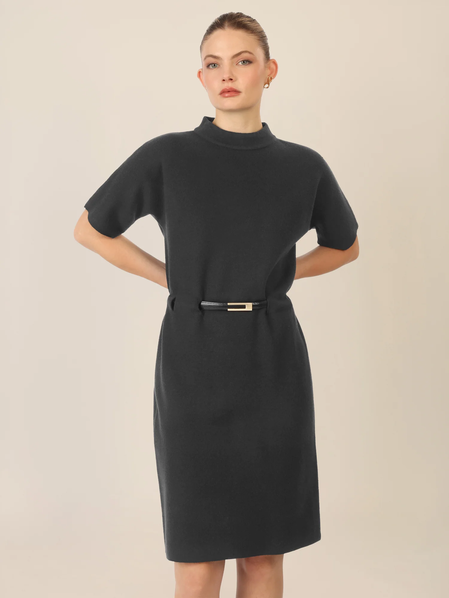 APART Strickkleid mit Gürtel und Stehkragen | schwarz - Image 4