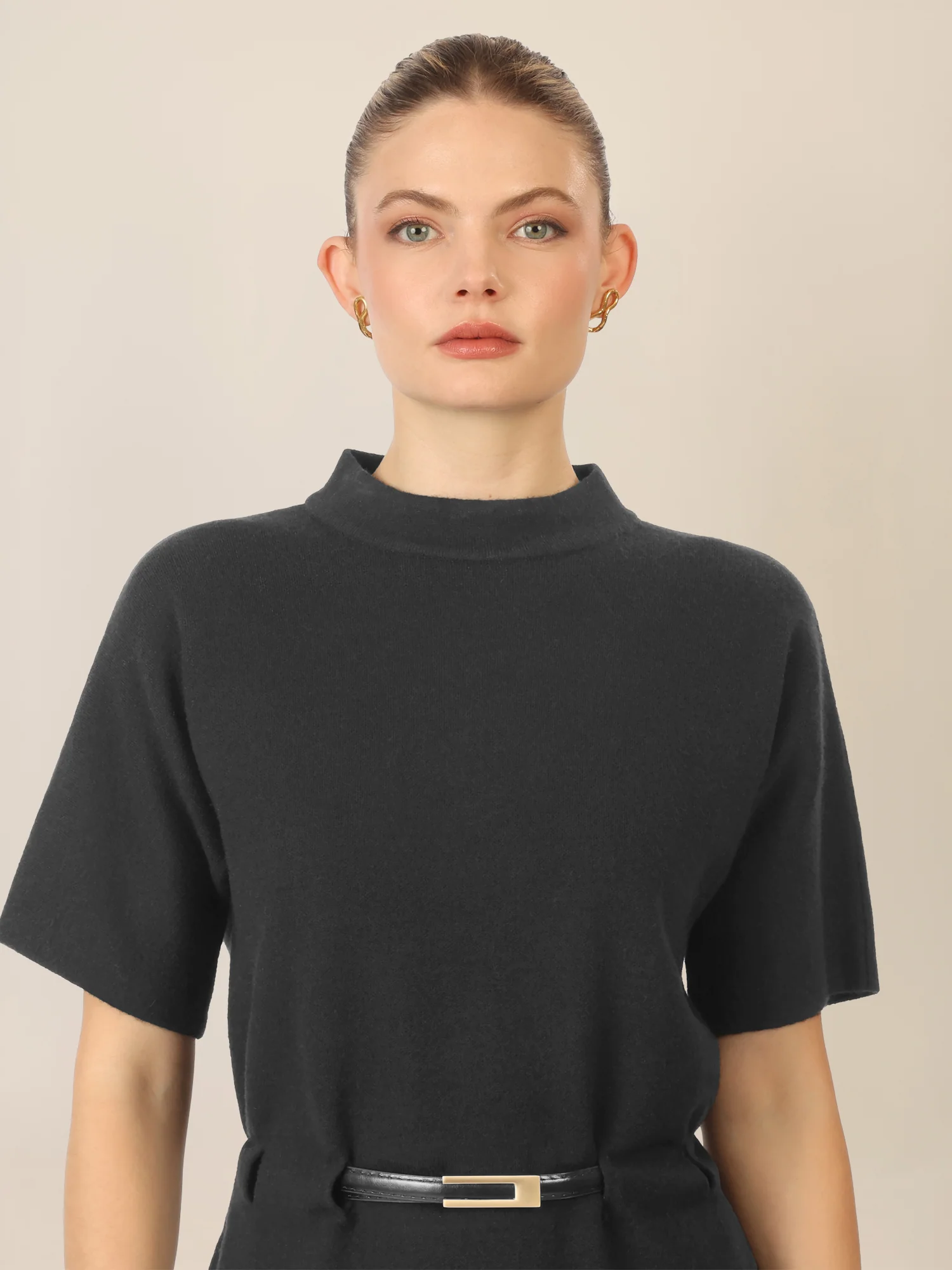 APART Strickkleid mit Gürtel und Stehkragen | schwarz - Image 5