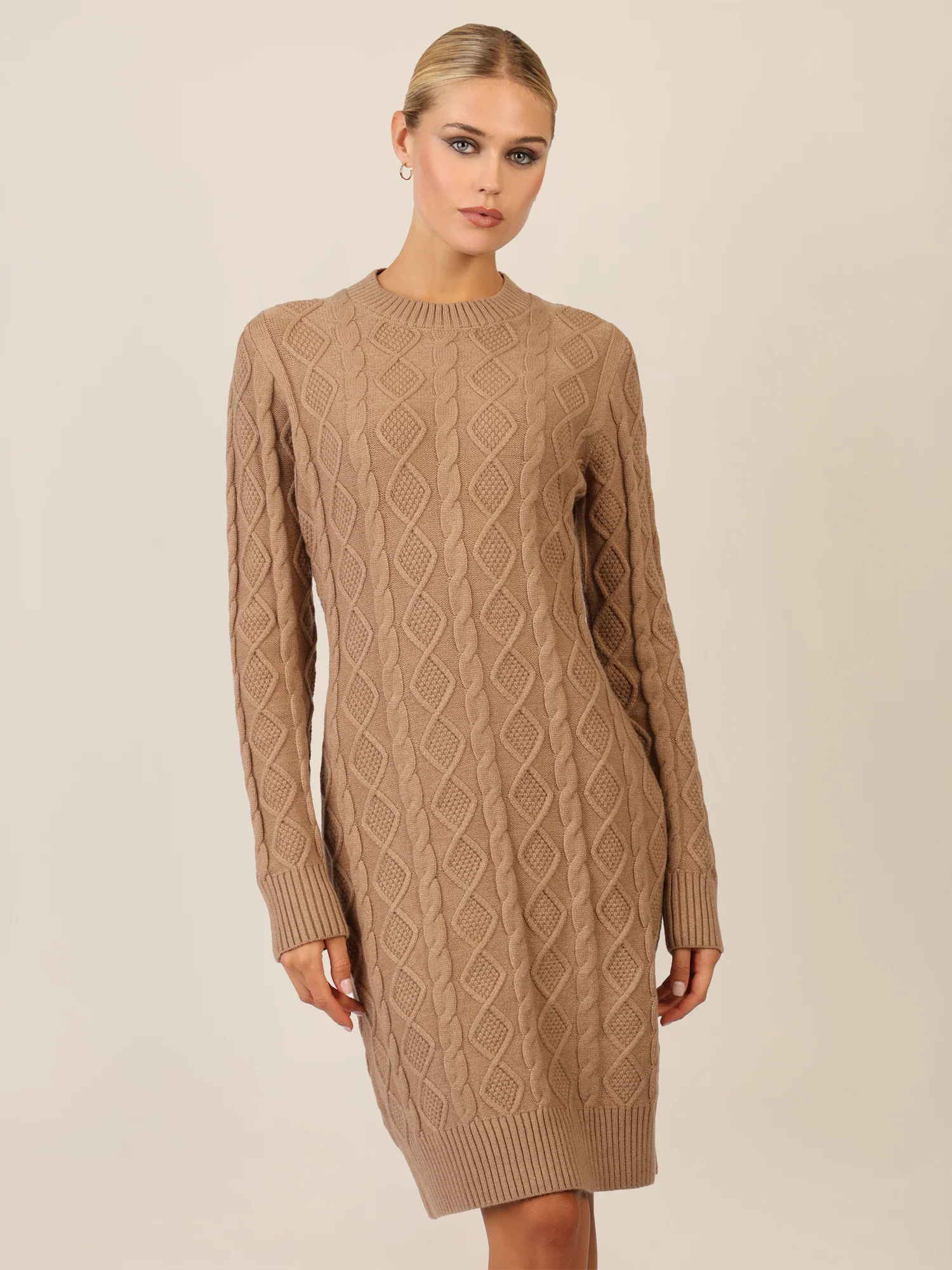 APART Strickkleid mit Strukturmuster und Rundhalsausschnitt | camel - Image 4