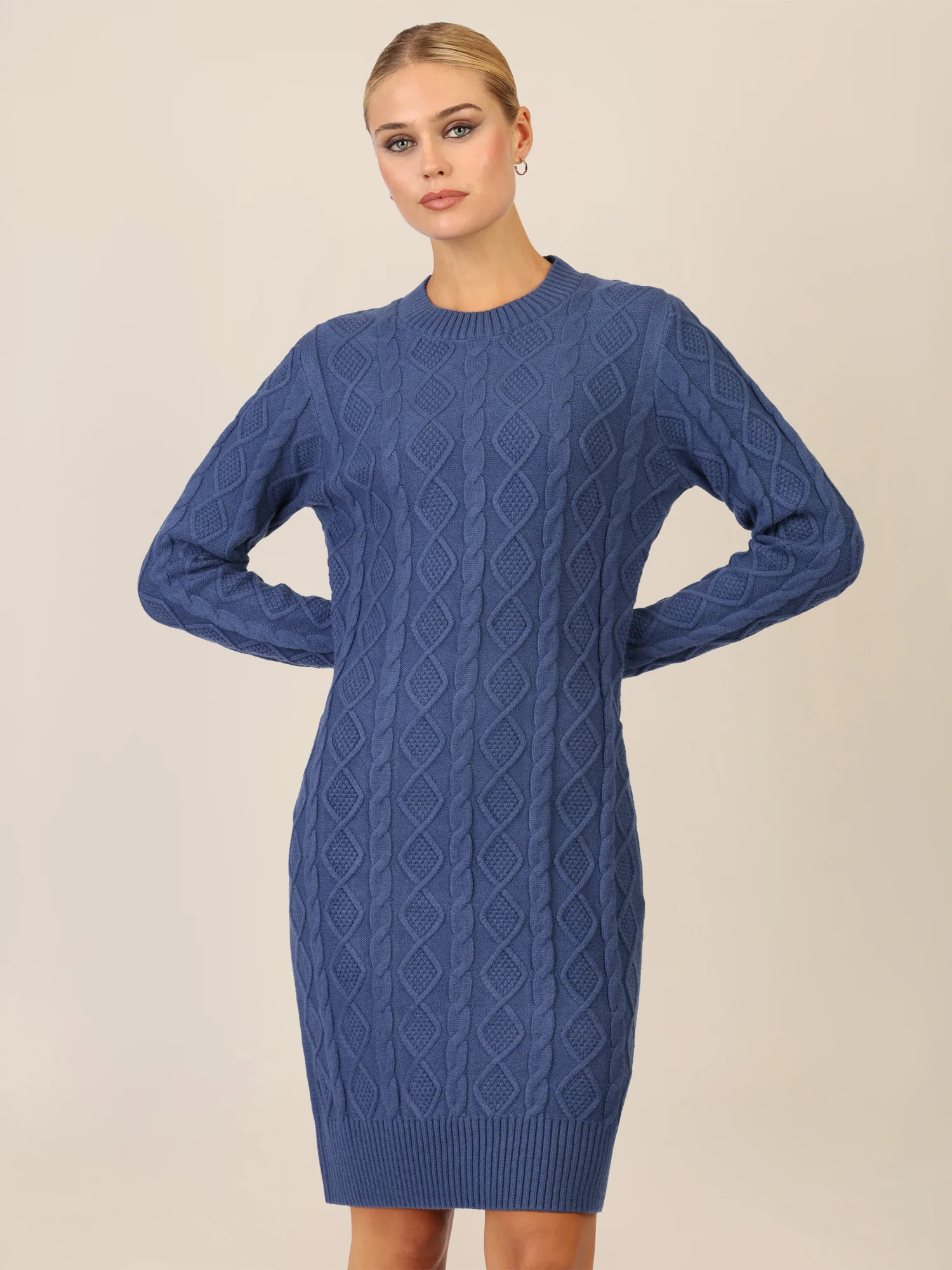APART Strickkleid mit Strukturmuster und Rundhalsausschnitt | mittelblau - Image 4