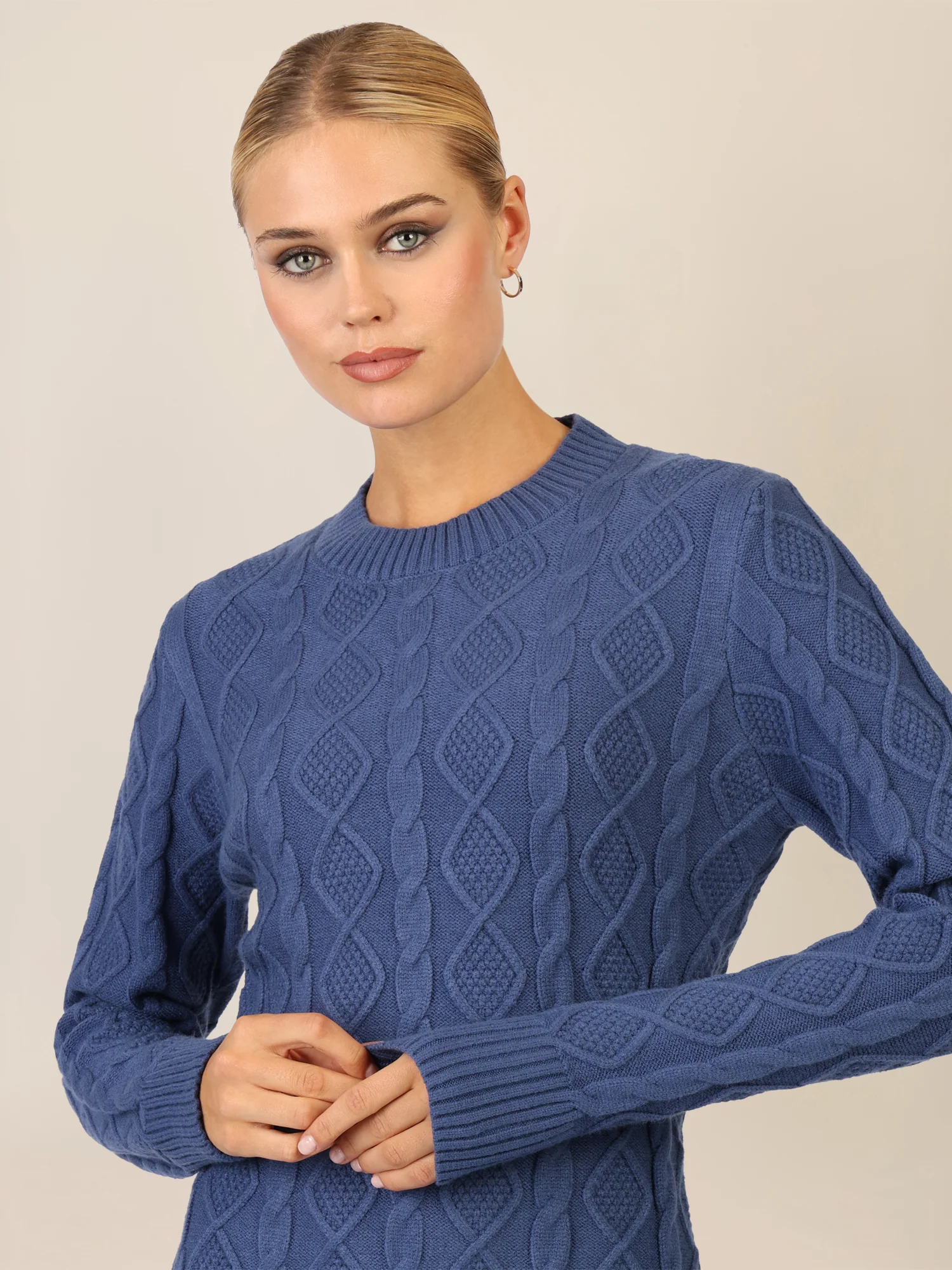 APART Strickkleid mit Strukturmuster und Rundhalsausschnitt | mittelblau - Image 5
