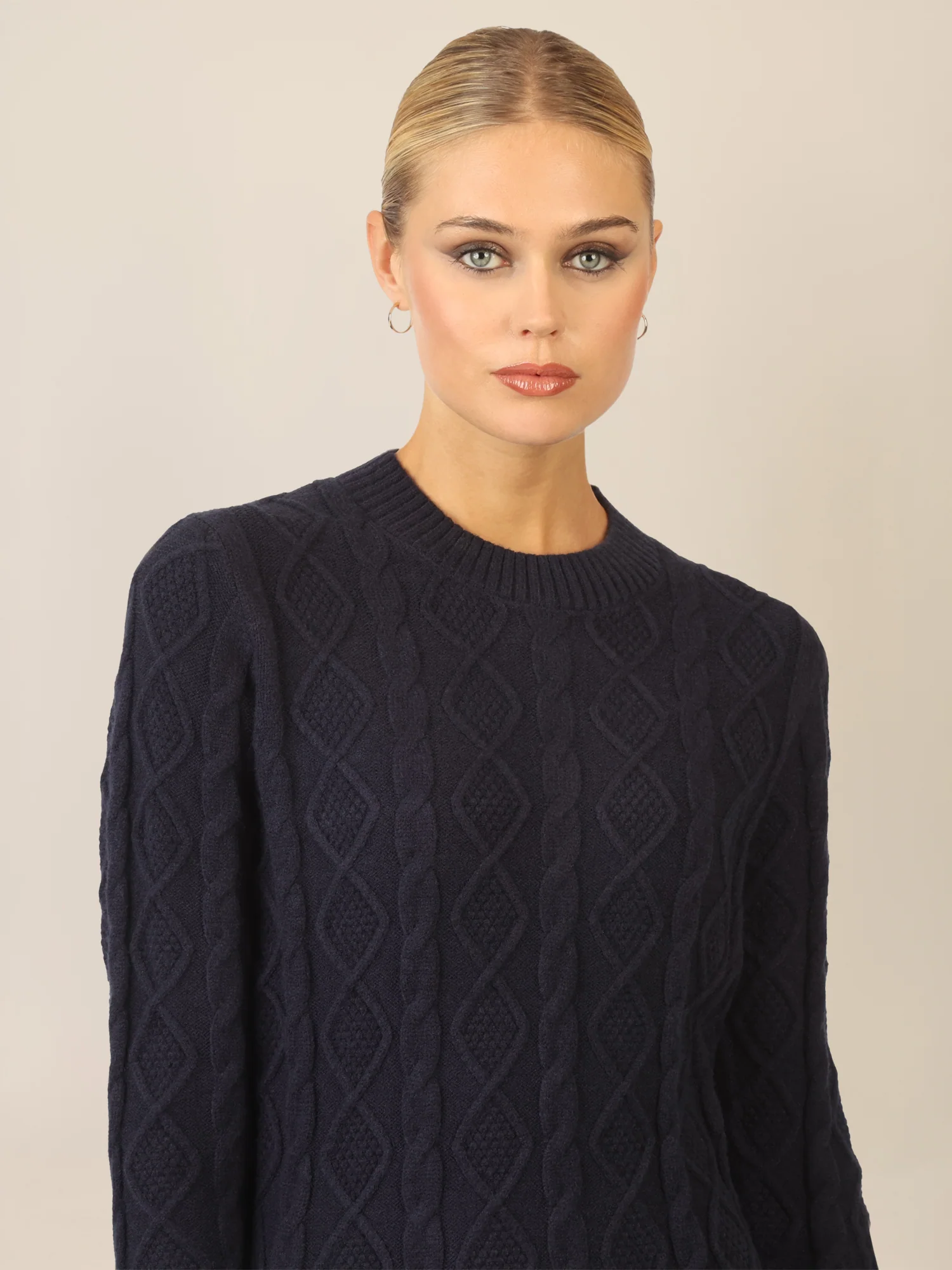 APART Strickkleid mit Strukturmuster und Rundhalsausschnitt | nachtblau - Image 5