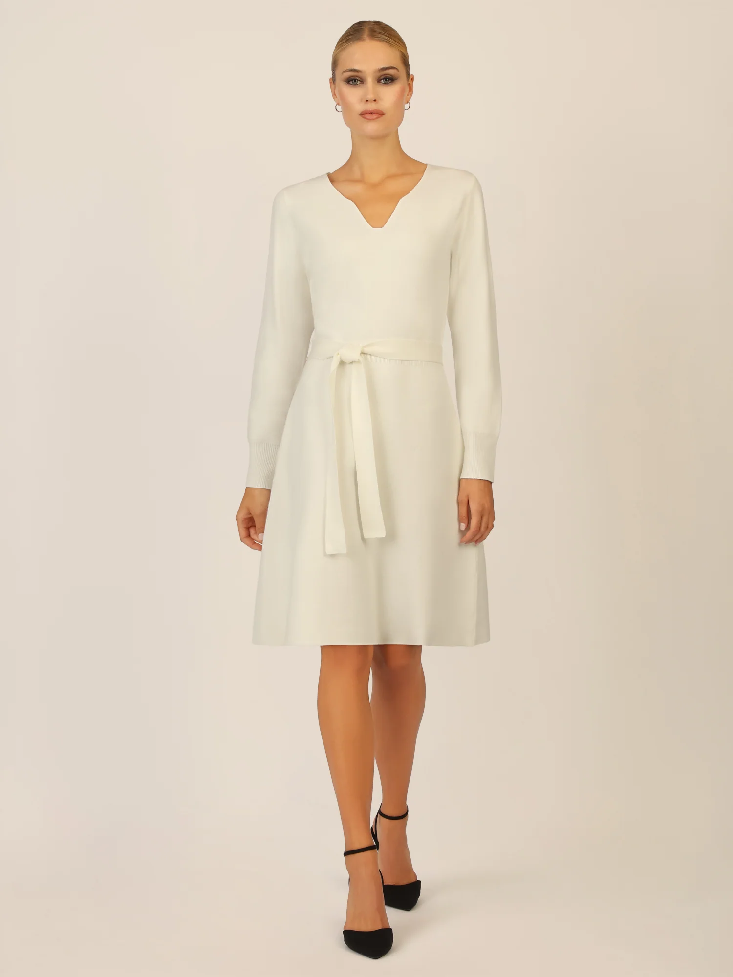 APART Strickkleid mit V-Ausschnitt | creme
