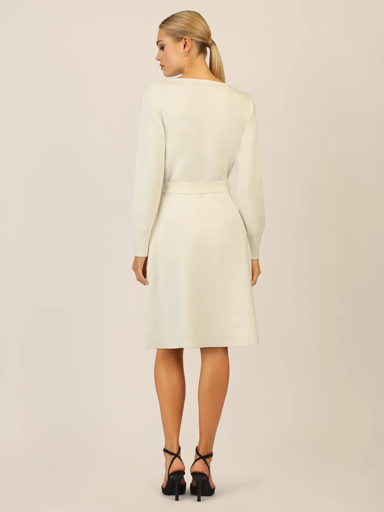APART Strickkleid mit V-Ausschnitt | creme - Image 2