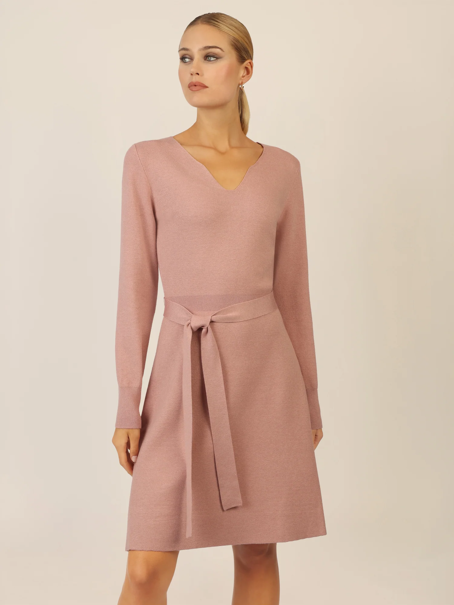 APART Strickkleid mit V-Ausschnitt | mauve - Image 4