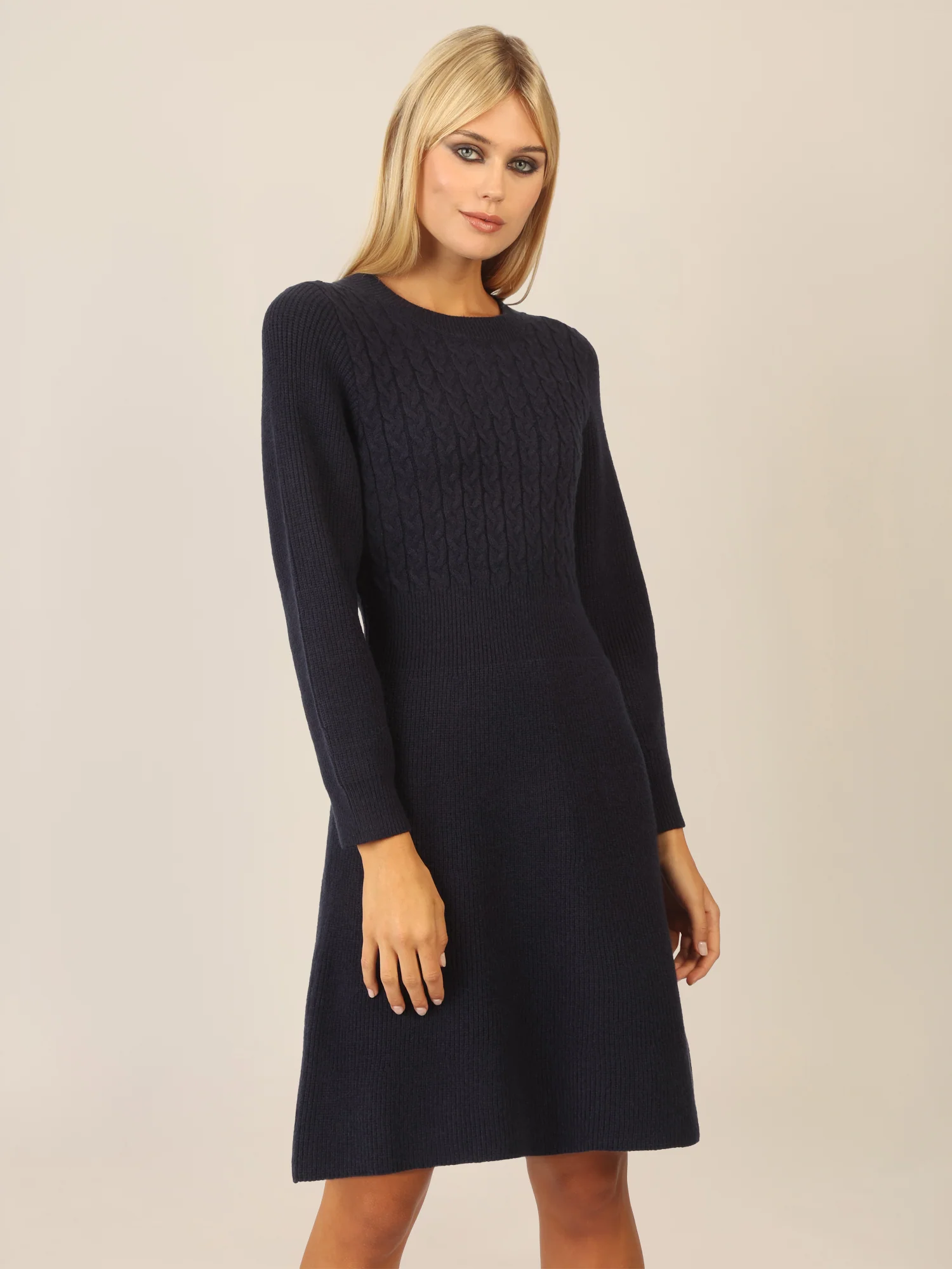 APART Strickkleid mit Zopfmuster | nachtblau - Image 4