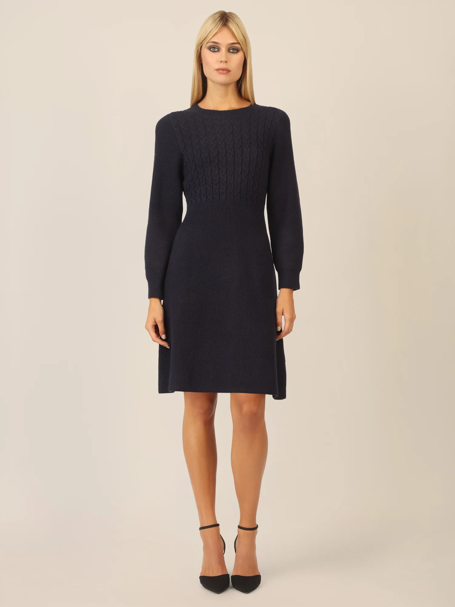 APART Strickkleid mit Zopfmuster | nachtblau - Image 6