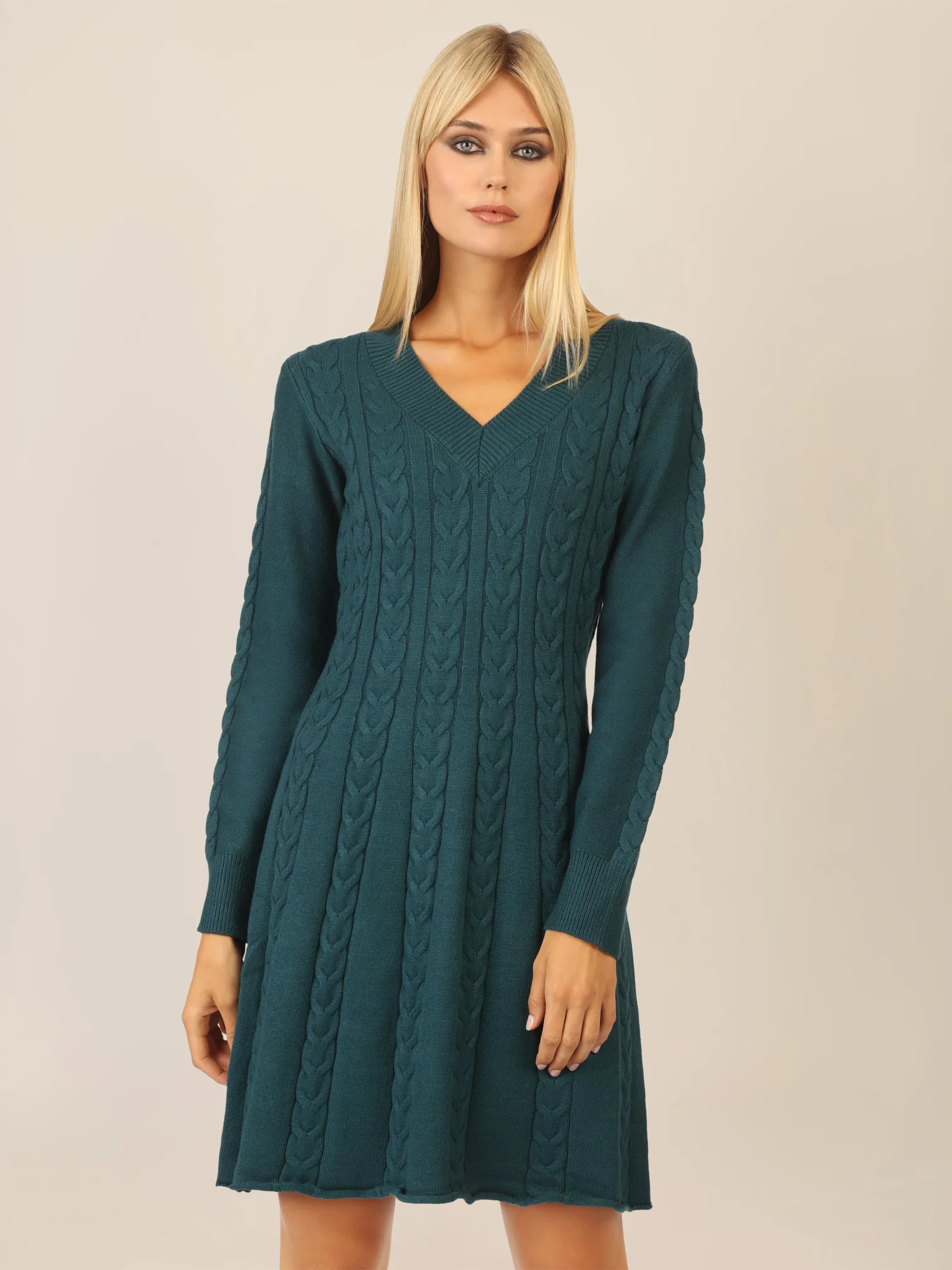 APART Strickkleid mit Zopfmuster und V-Ausschnitt | dunkelgrün - Image 4
