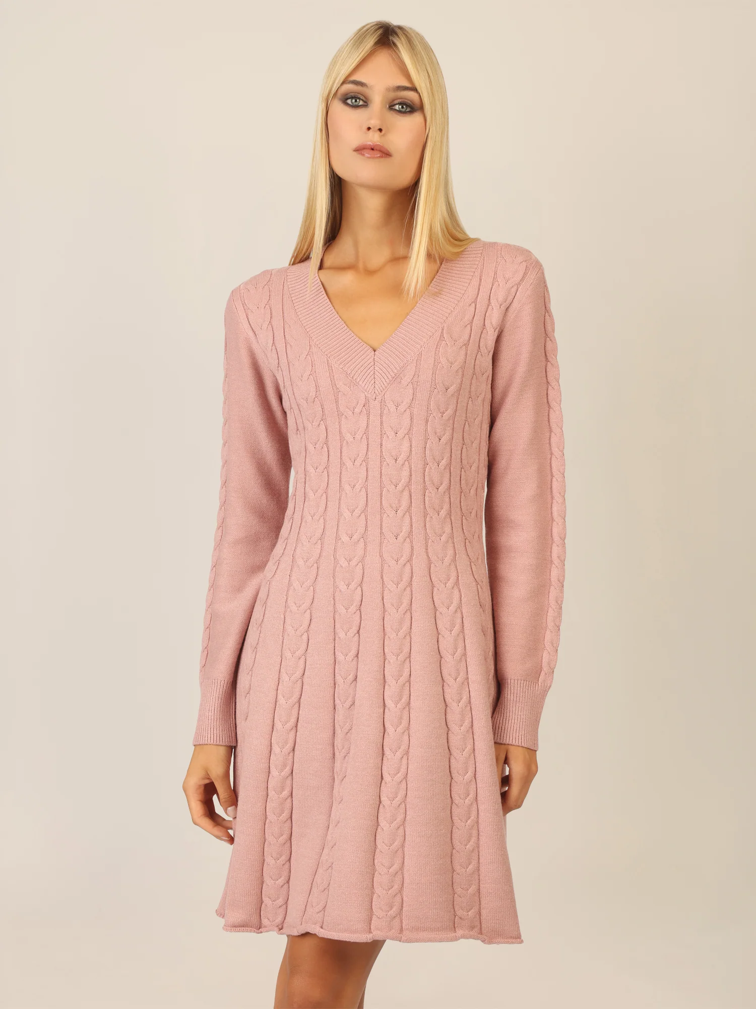 APART Strickkleid mit Zopfmuster und V-Ausschnitt | mauve - Image 4