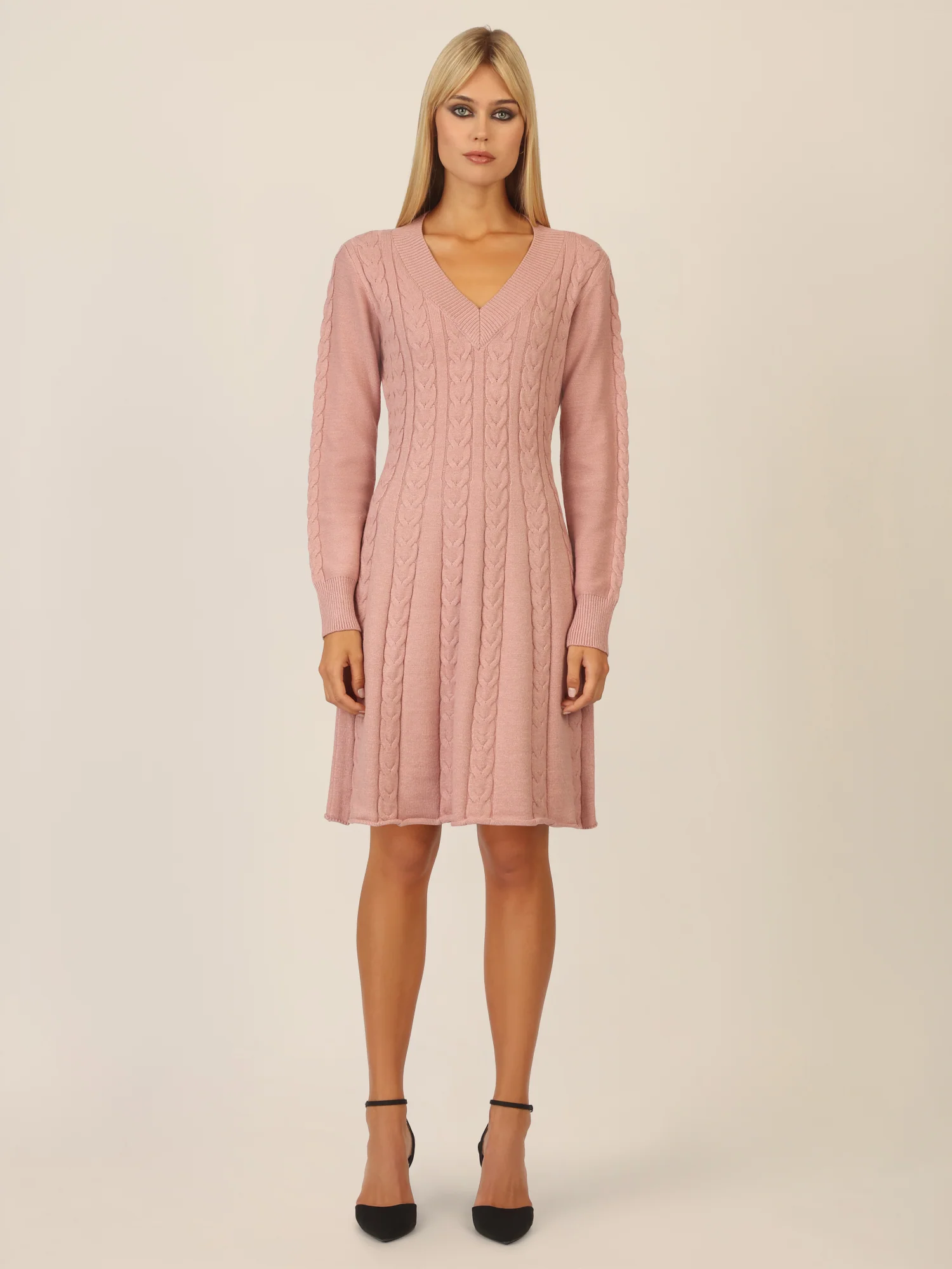 APART Strickkleid mit Zopfmuster und V-Ausschnitt | mauve - Image 6