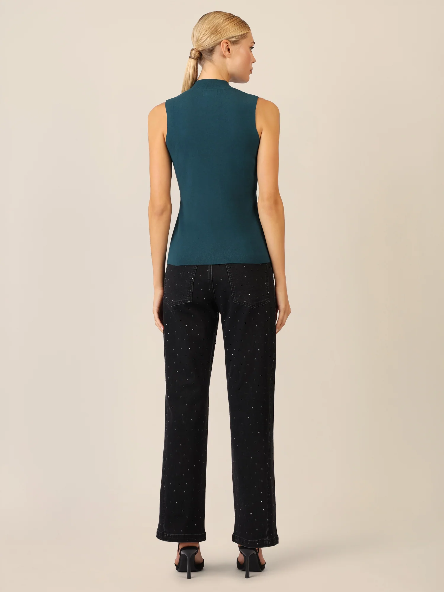 APART Stricktop mit Stehkragen und Ärmellos-Design | dunkelgrün - Image 3