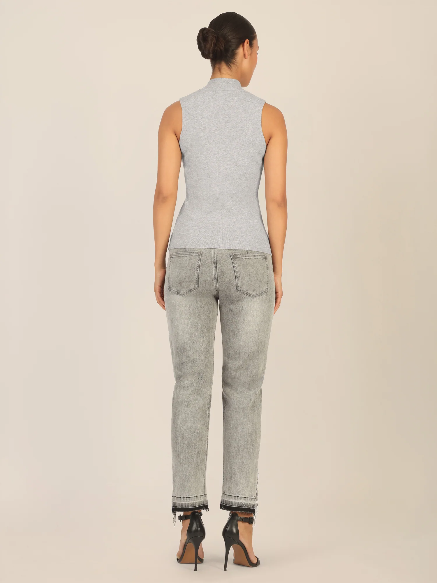 APART Stricktop mit Stehkragen und Ärmellos-Design | graumeliert - Image 3