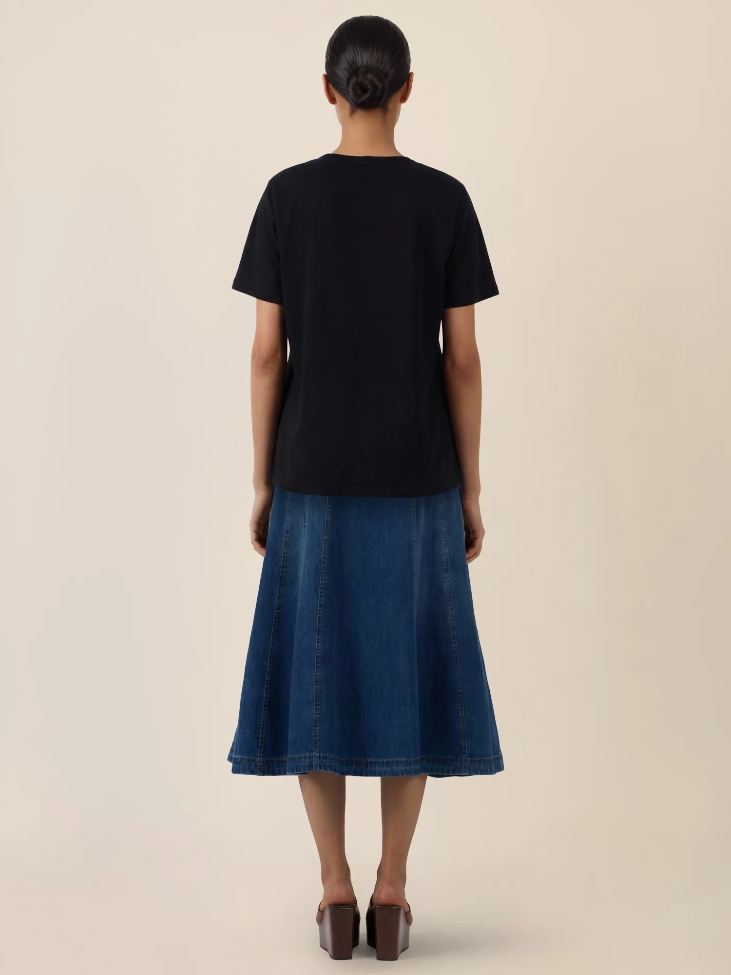 APART T-Shirt mit floraler Spitze auf der Schulter | schwarz - Image 3