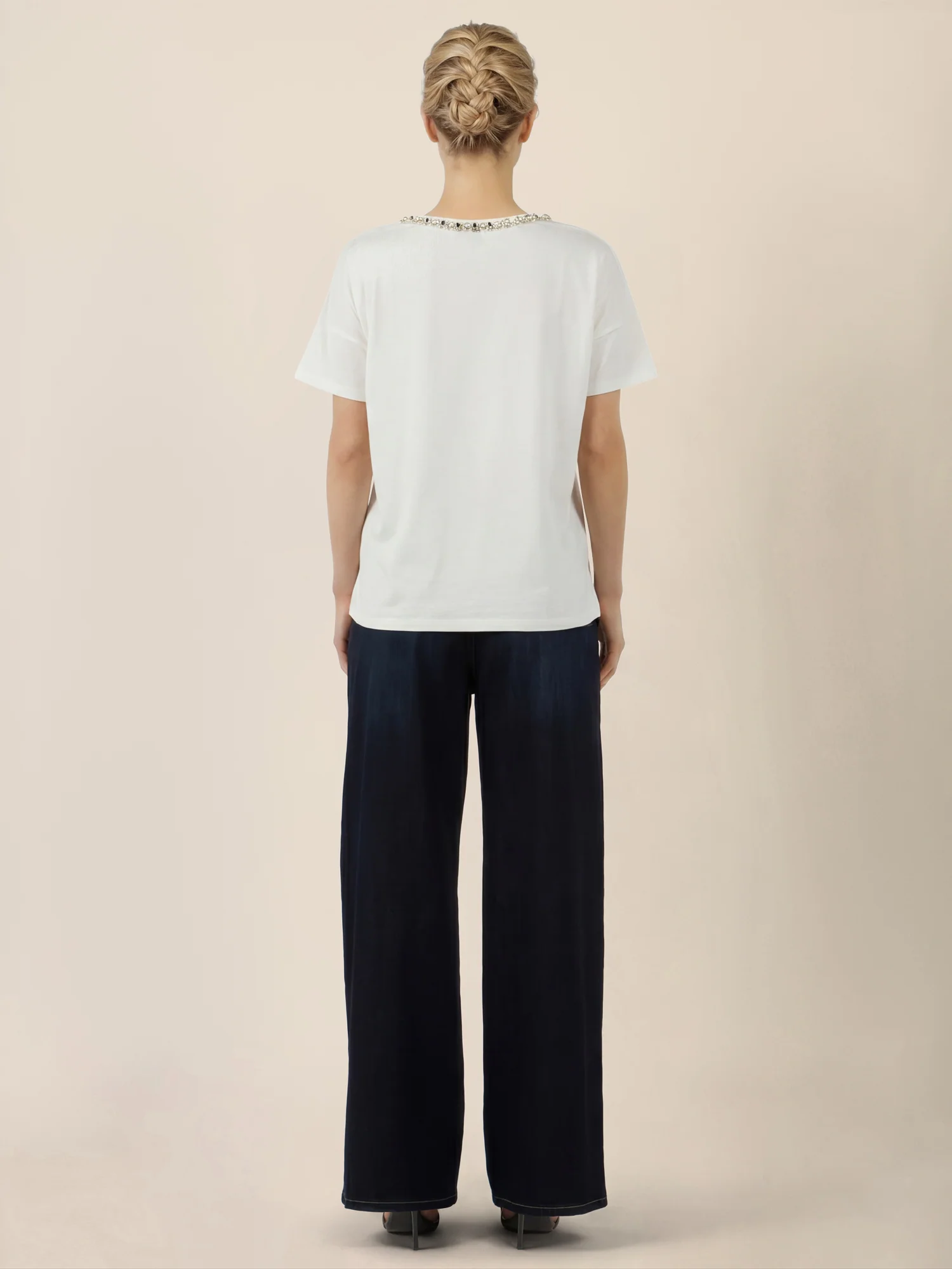 APART T-Shirt mit funkelndem Schmuckkragen | creme - Image 3