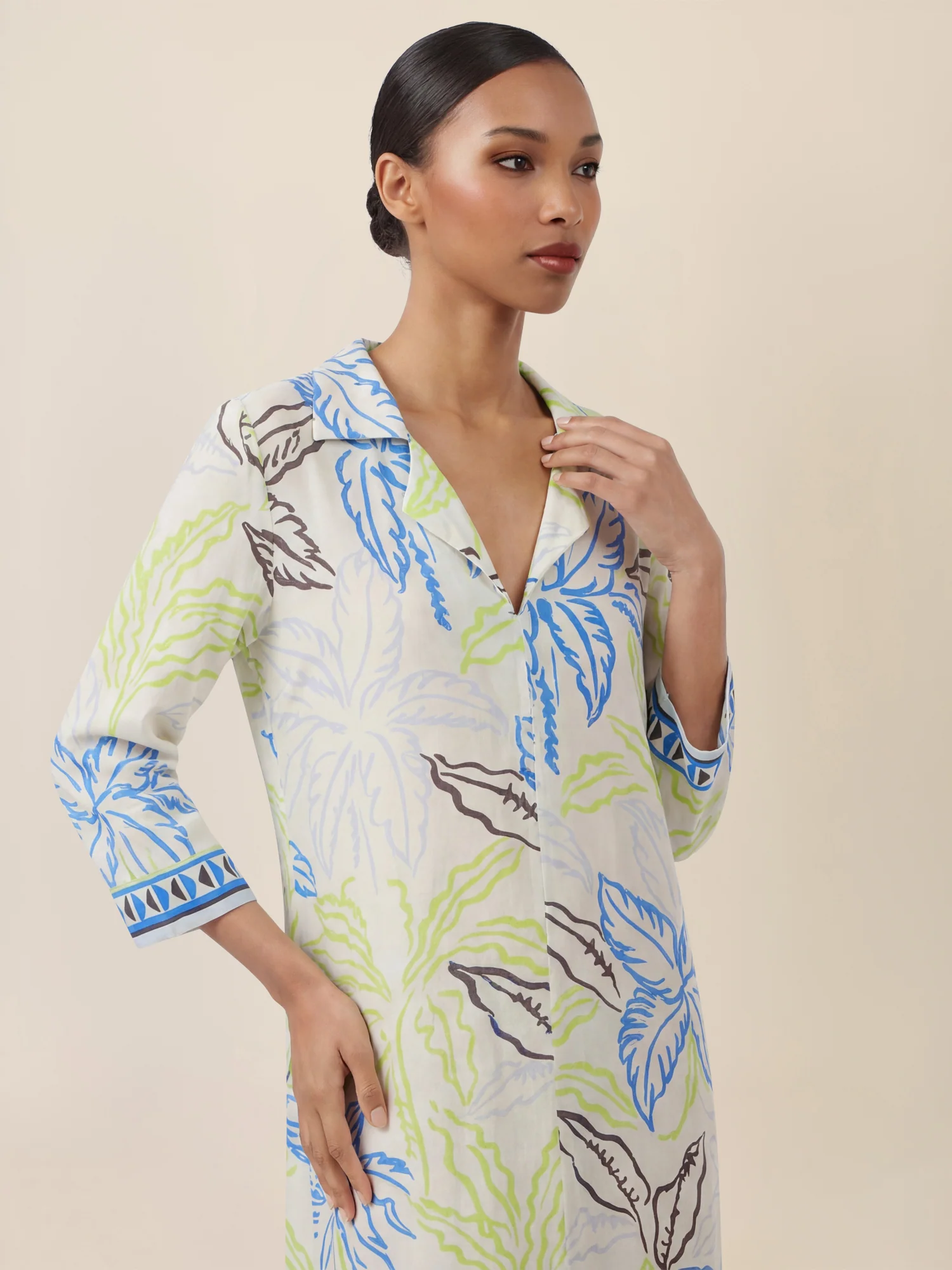 APART Viskosekleid mit grafischem Print | creme-multicolor - Image 4
