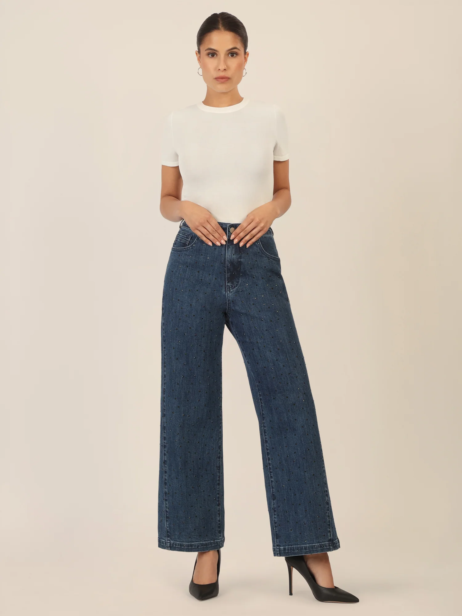 APART Weite Jeans mit Kristallsteinen in Stone- washed Optic | mittelblau - Image 5