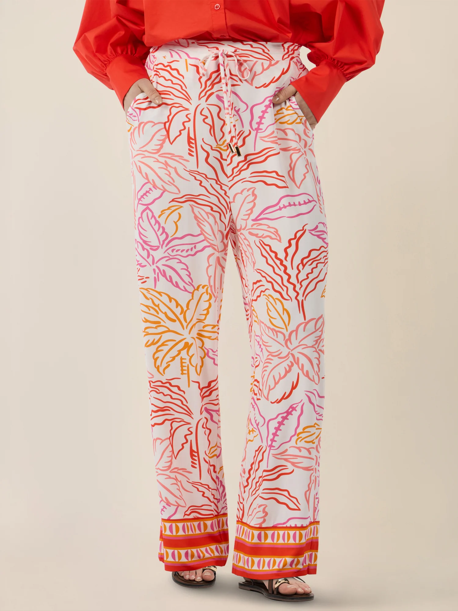 APART Weite Jerseyhose mit tropischem Print | creme-multicolor