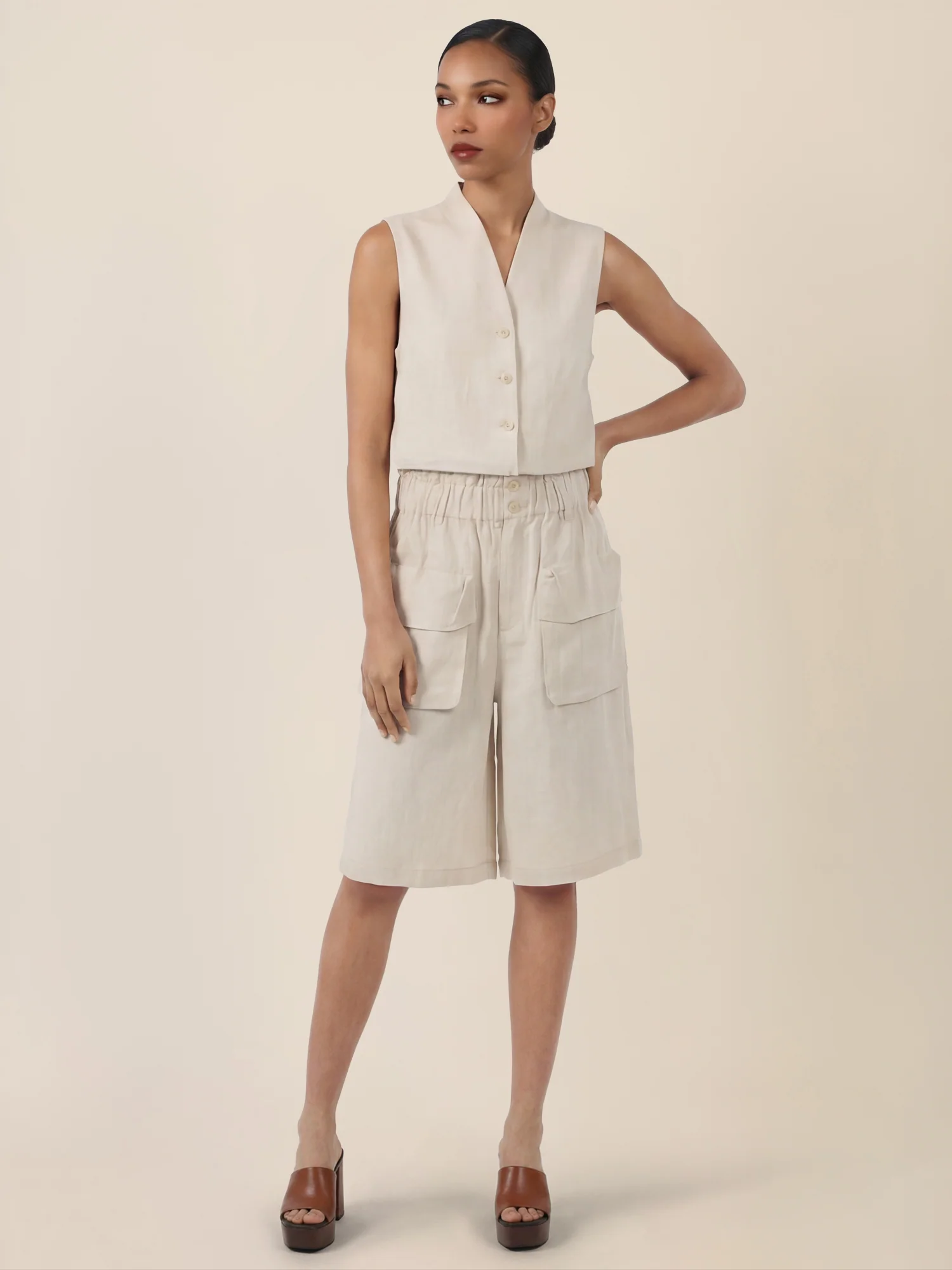 APART Weite Shorts mit Paperbag-Bund und Cargotaschen | beige-meliert - Image 6