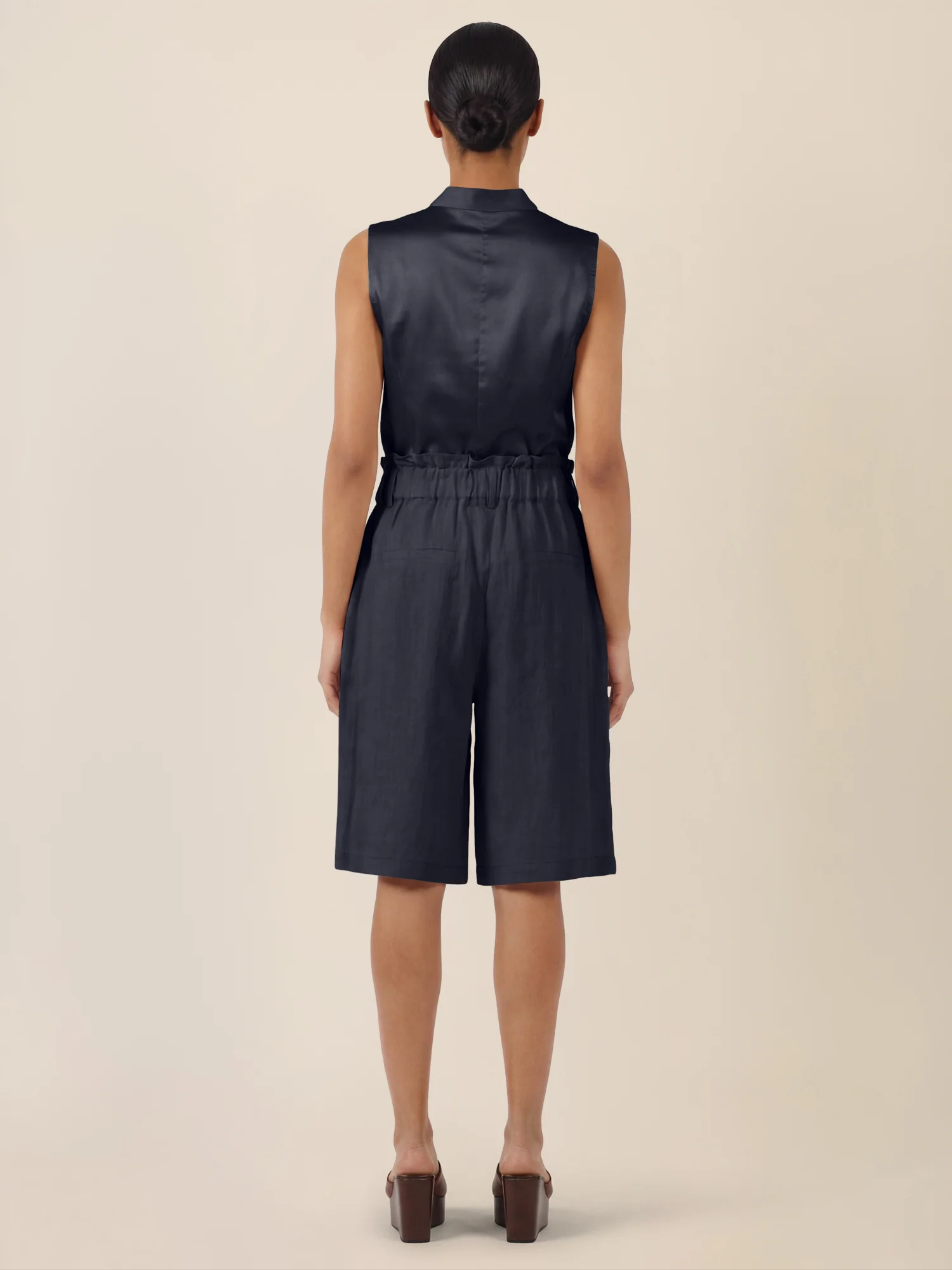 APART Weite Shorts mit Paperbag-Bund und Cargotaschen | nachtblau - Image 3