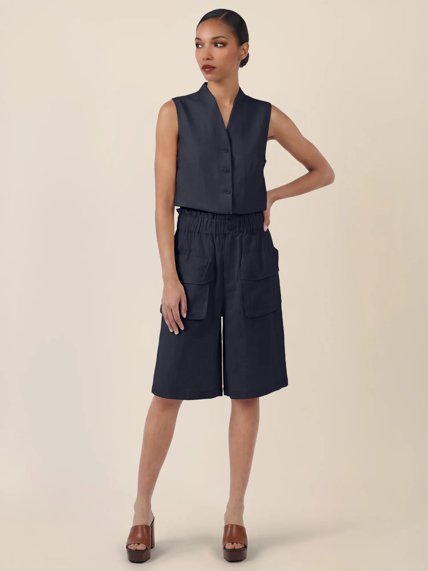 APART Weite Shorts mit Paperbag-Bund und Cargotaschen | nachtblau - Image 6