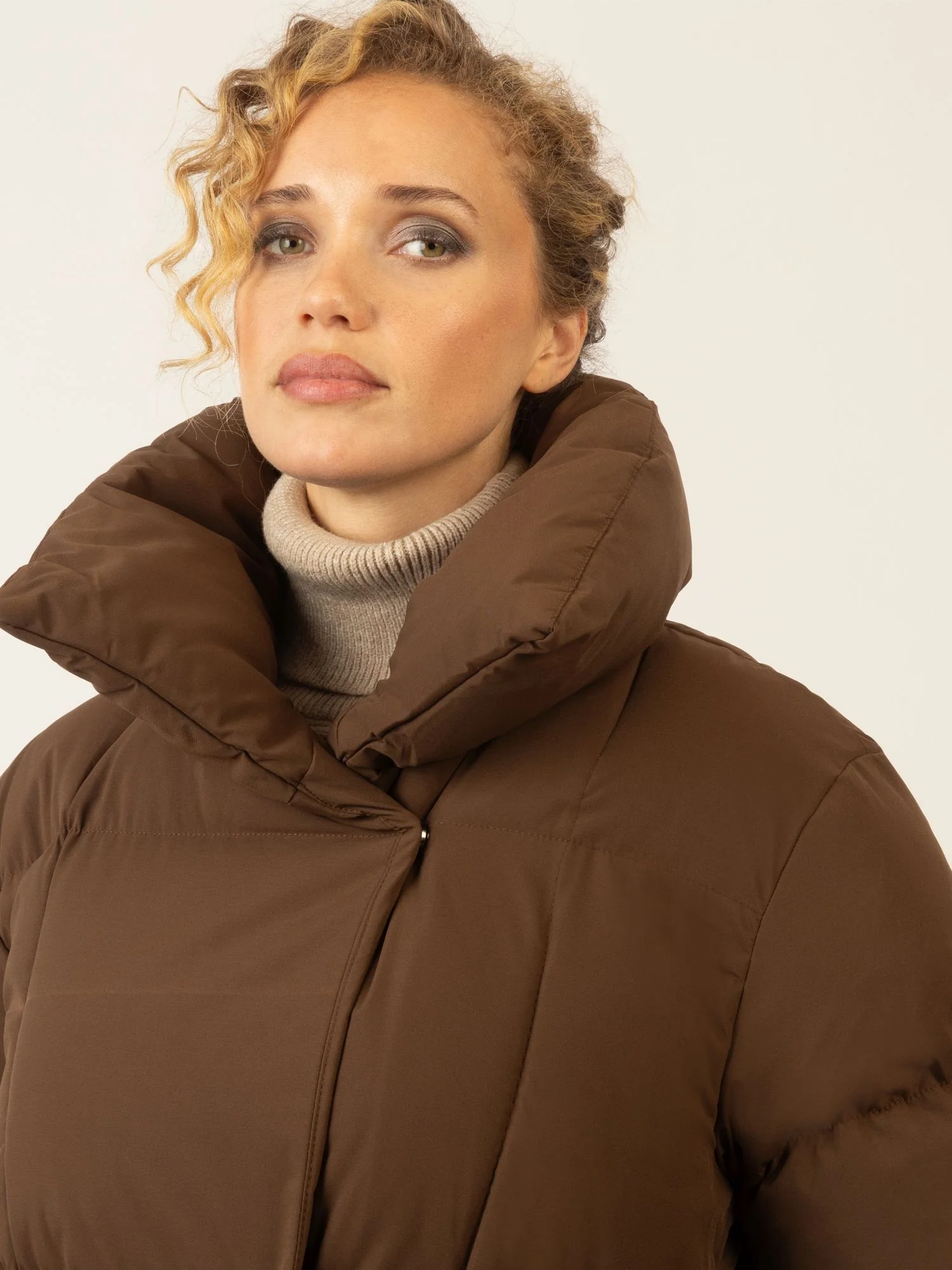 APART Winterjacke mit Reißverschluss für stilvollen Schutz an kühlen Tagen | braun - Image 3