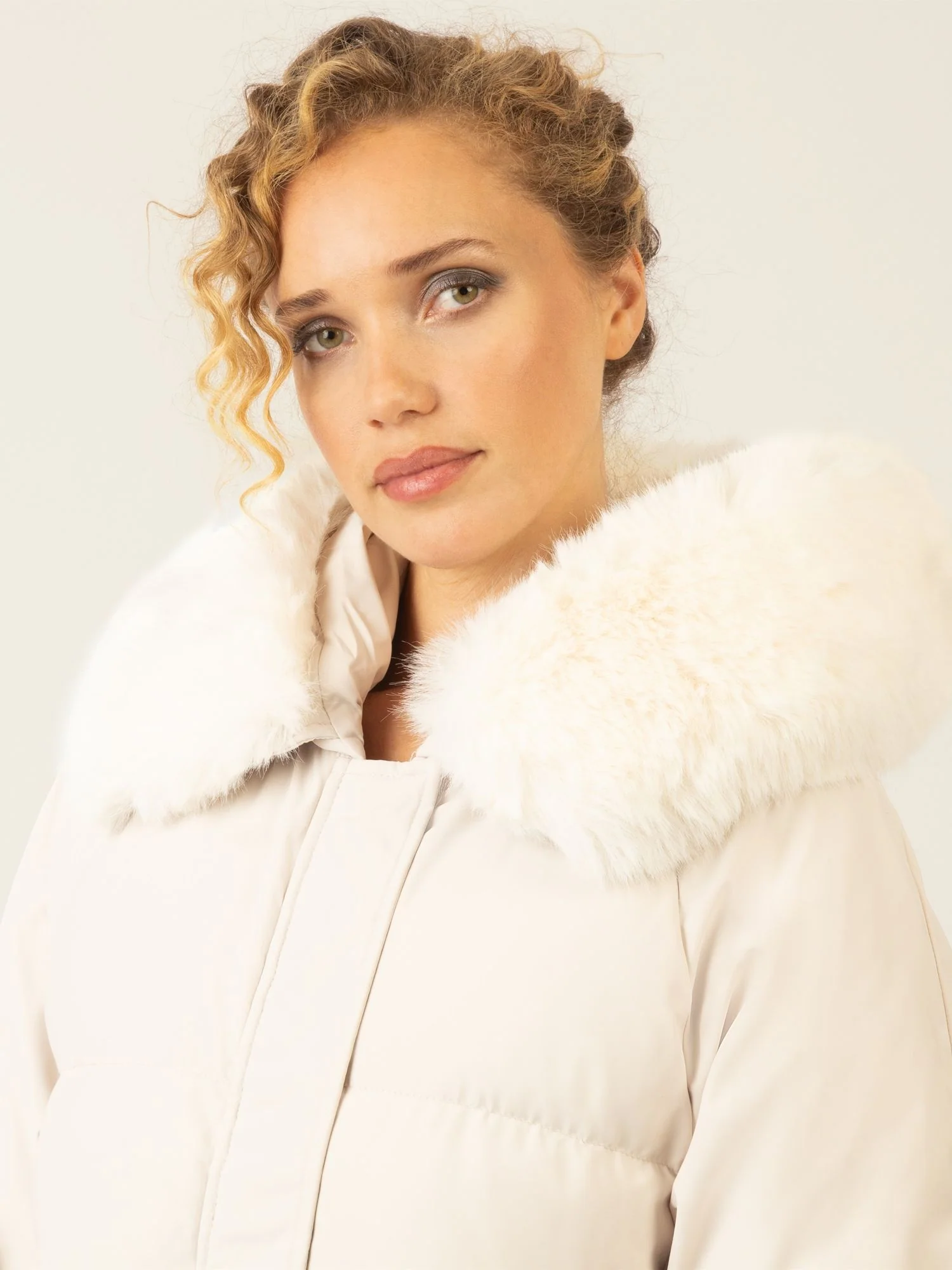 APART Winterjacke mit Reißverschluss für warmen und stilvollen Komfort | beige - Image 3