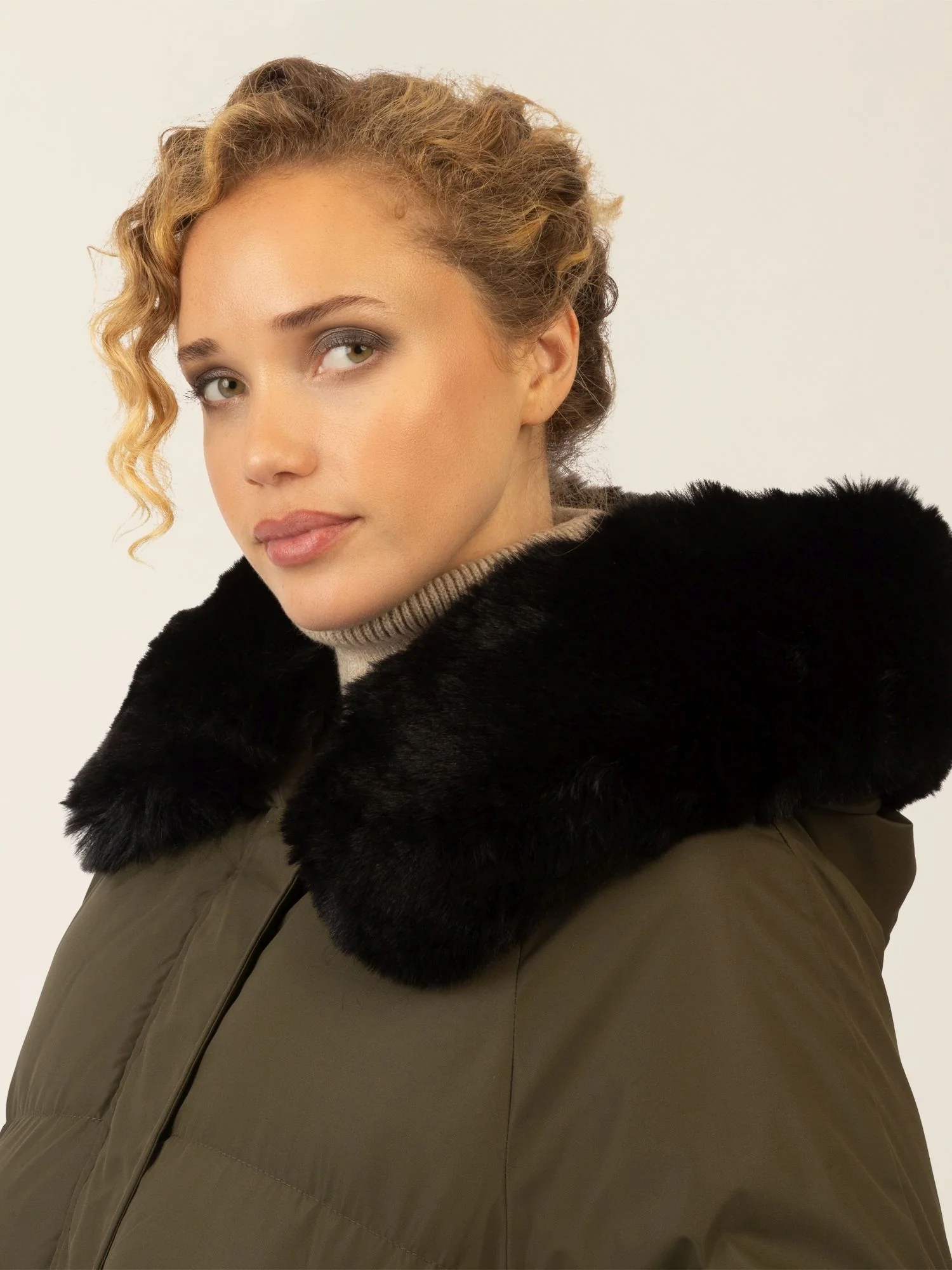 APART Winterjacke mit Reißverschluss für warmen und stilvollen Komfort | grün - Image 3
